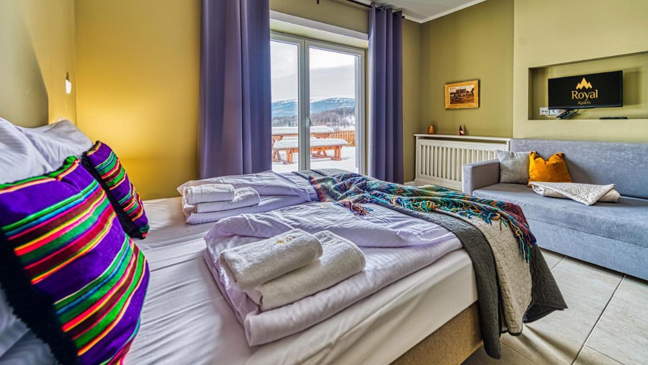 Apartamenty Royal Aparts Zielona Poreba - Z Panorama Gor シクラルスカ・ポレンバ エクステリア 写真